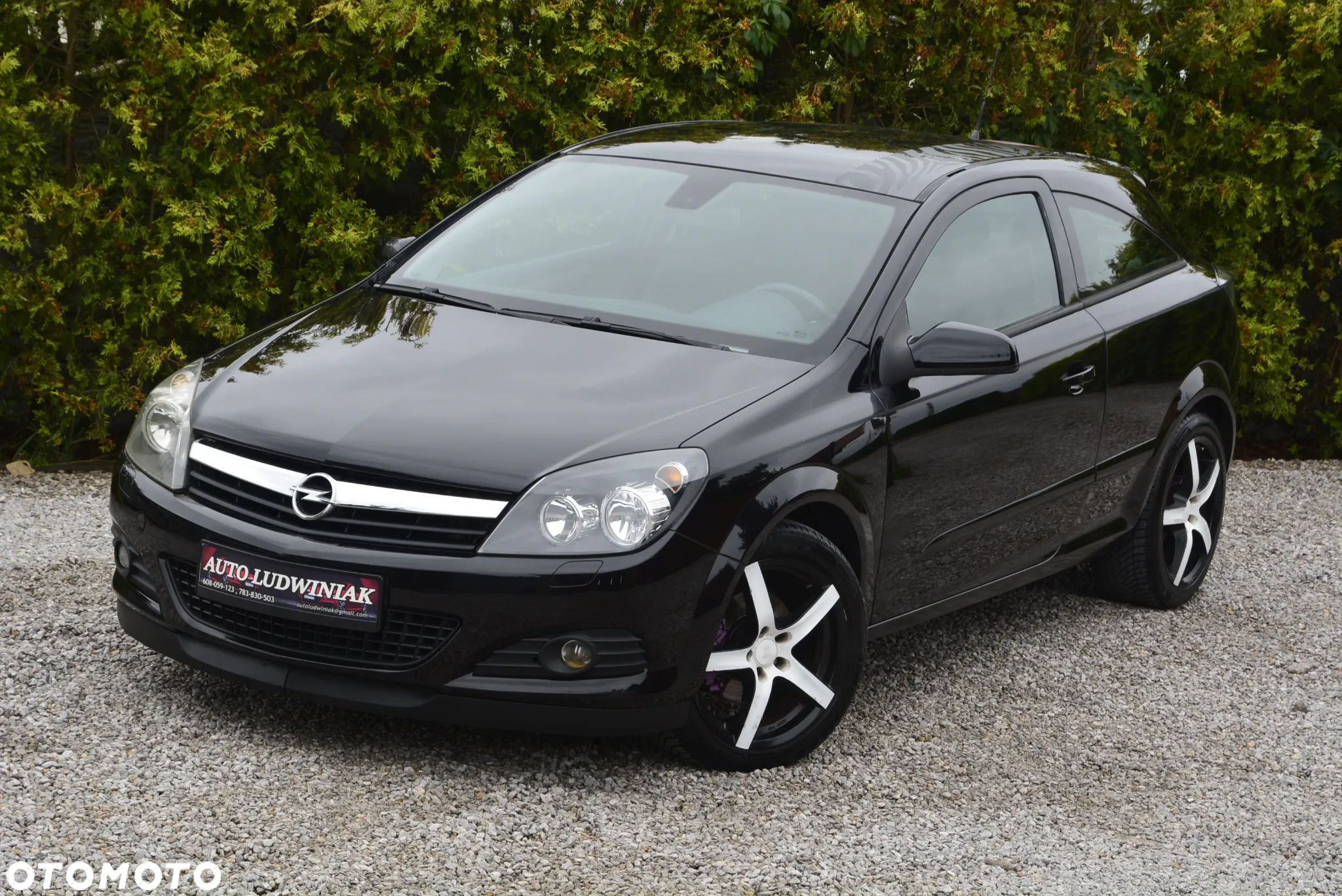 Opel Astra GTC 1.6 NAVI - 8