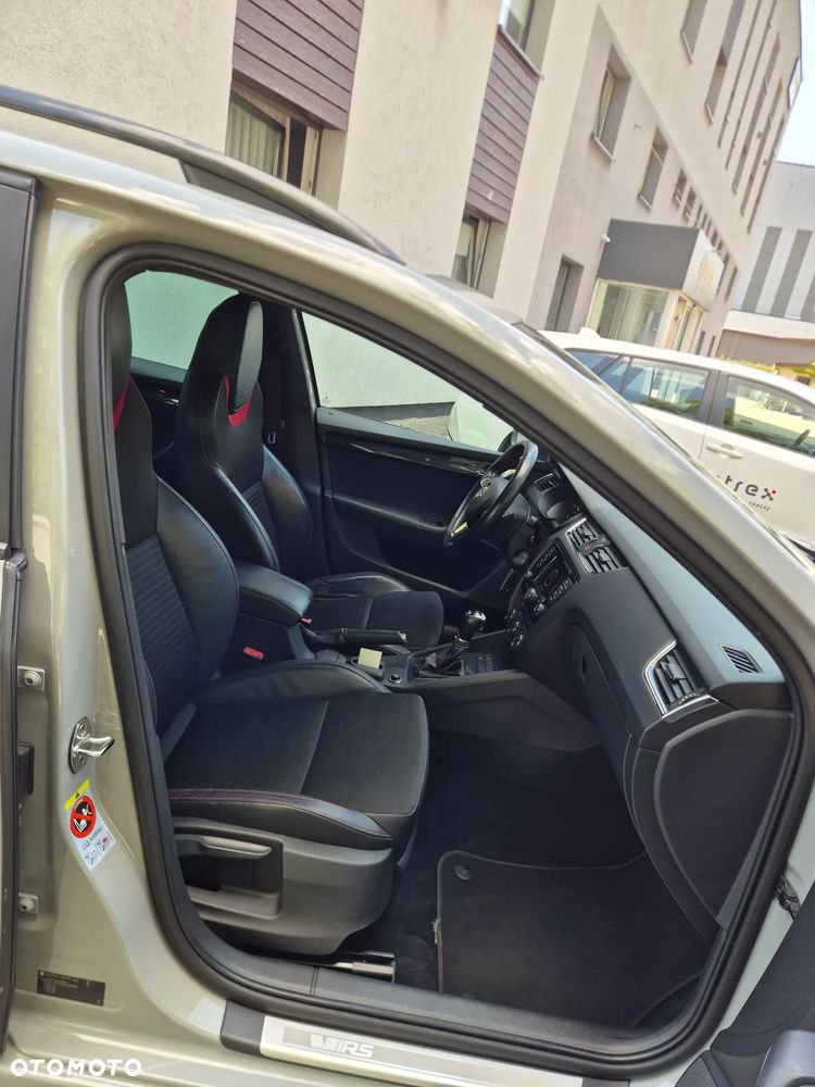 Skoda Octavia 2.0 TDI DSG RS - 8