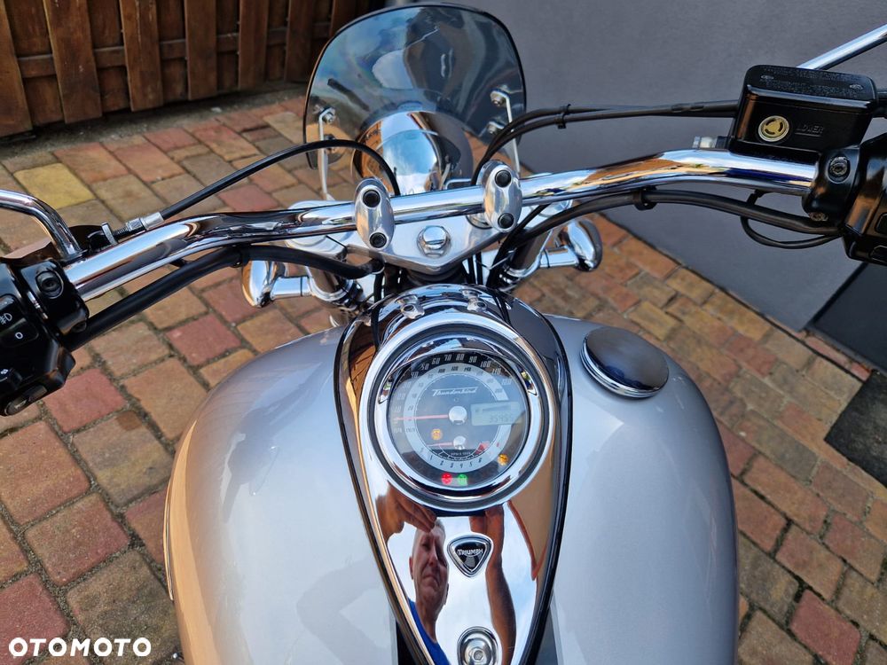 Triumph Thunderbird - 6