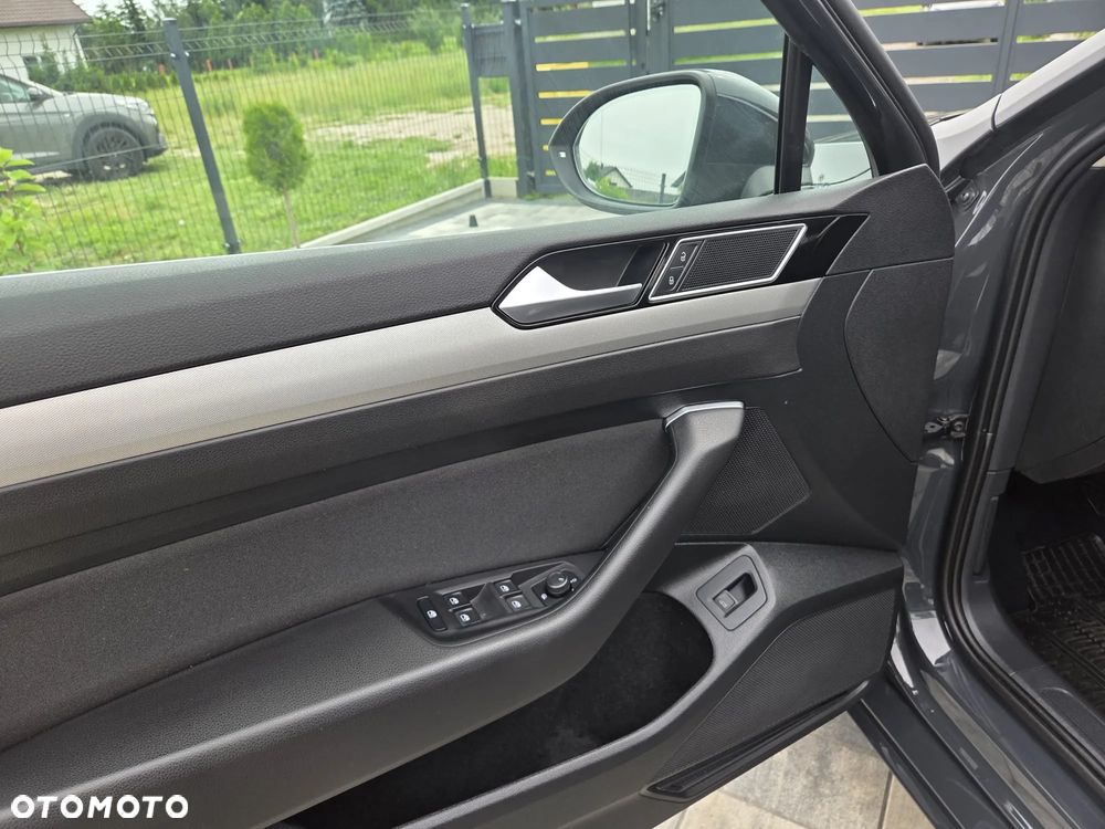 Volkswagen Passat 1.4 TSI BMT Comfortline - 27