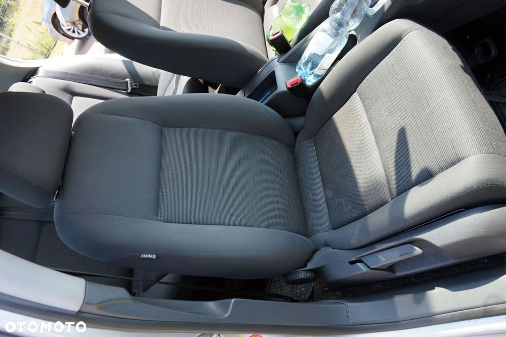 VOLKSWAGEN GOLF V 5D HB 2006 LA7W 1.6 8V BSE 102KM HTN SREBRNY na części - 12