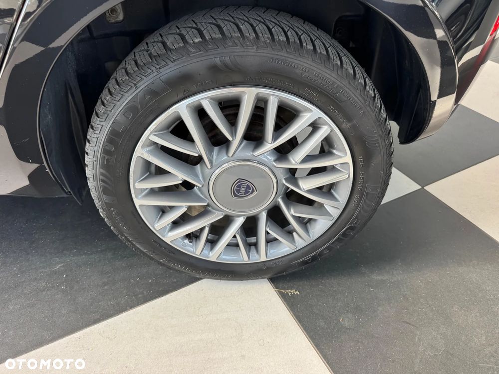 Lancia Ypsilon Y 1.2 8v Gold - 9