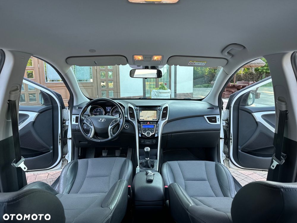 Hyundai i30 1.6 CRDi Fifa World Cup Edition - 36