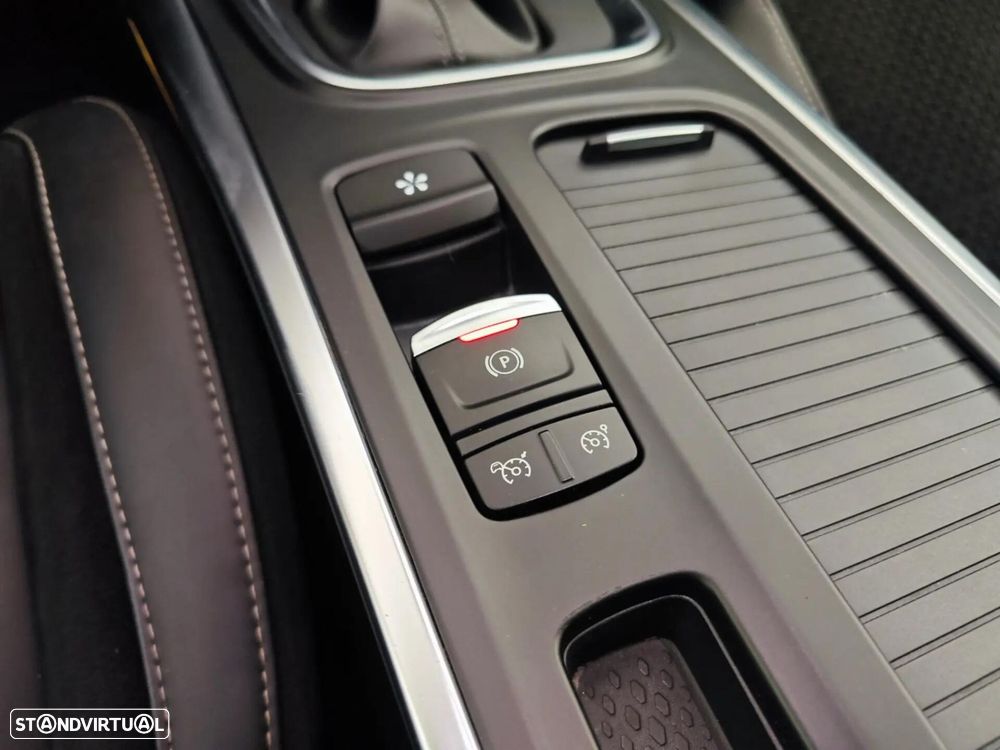 Renault Mégane ENERGY TCe 130 EDC INTENS - 26
