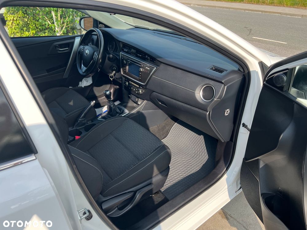 Toyota Auris 1.6 Dynamic - 26