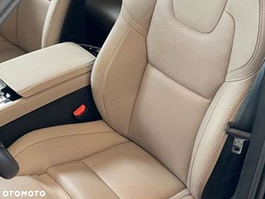 Volvo XC 90 - 5