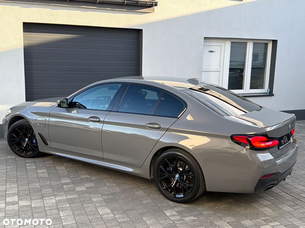 BMW Seria 5 530e PHEV M Sport - 31
