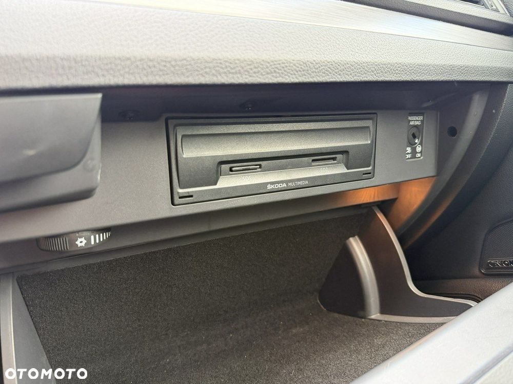 Skoda Superb 2.0 TDI 4x4 DSG L&K - 25