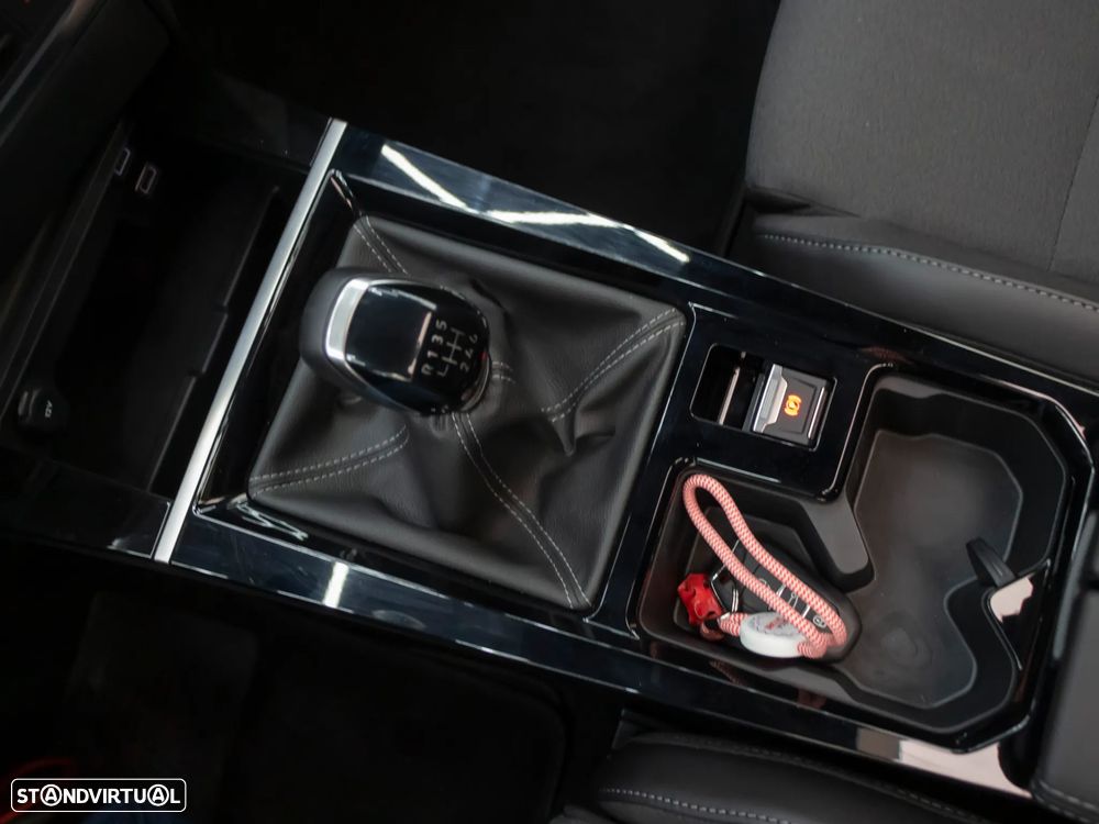 Opel Astra Sports Tourer 1.2 T GS - 37