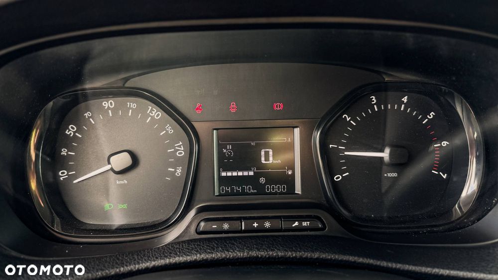 Opel Vivaro 2020  1.5 Serwis ASO Mały Przebieg - 16