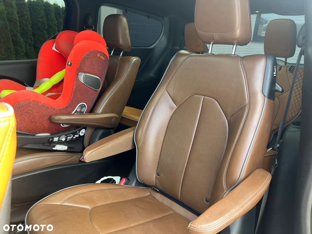 Chrysler Pacifica - 9