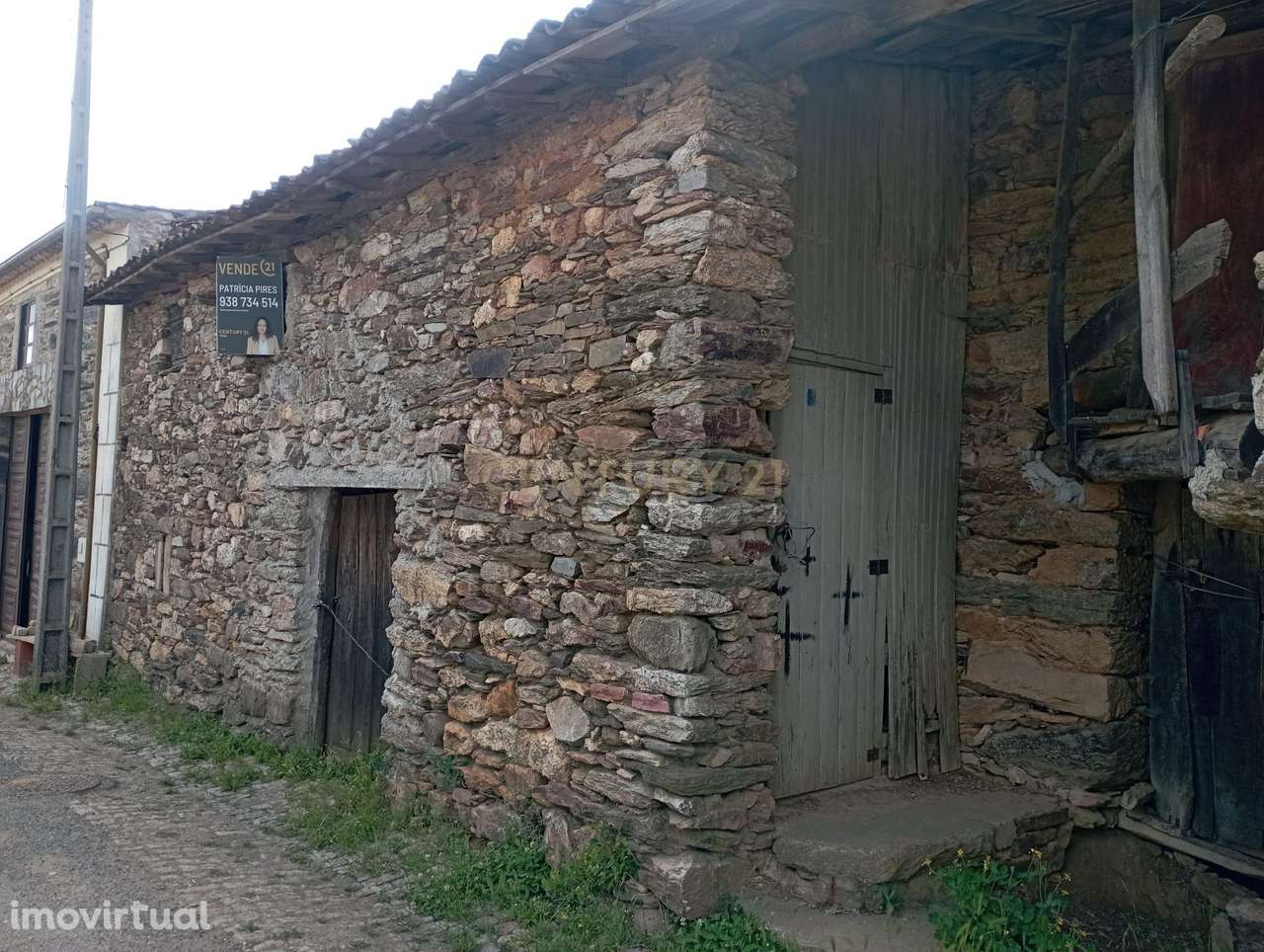 Casa Rústica para Recuperar na aldeia de Penhas Juntas, Vinhais - Grande imagem: 2/4