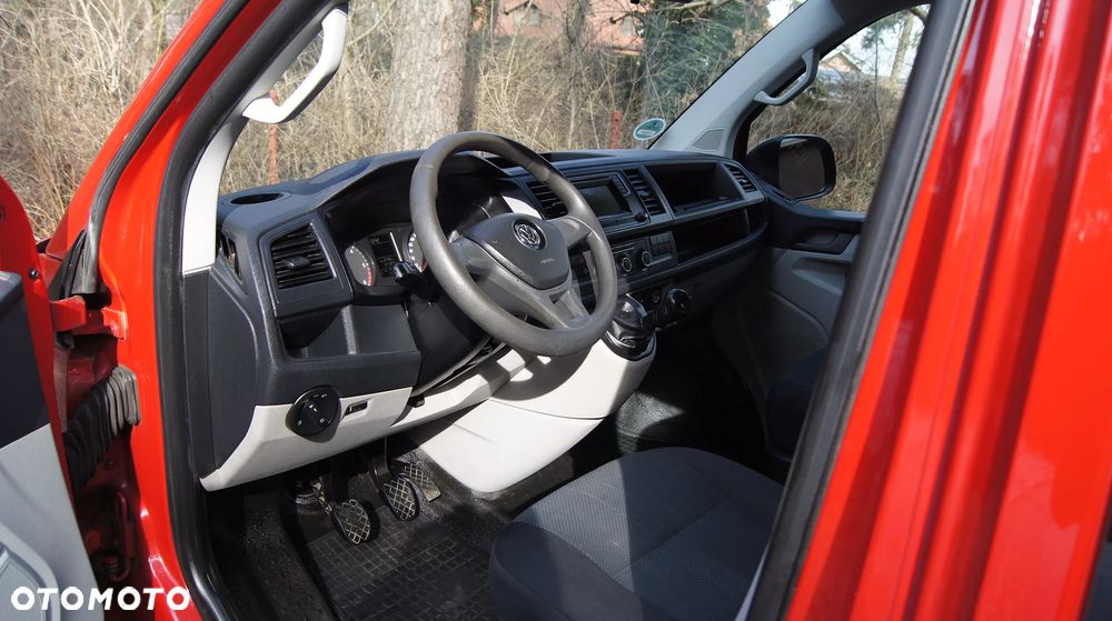 Volkswagen Transporter - 11