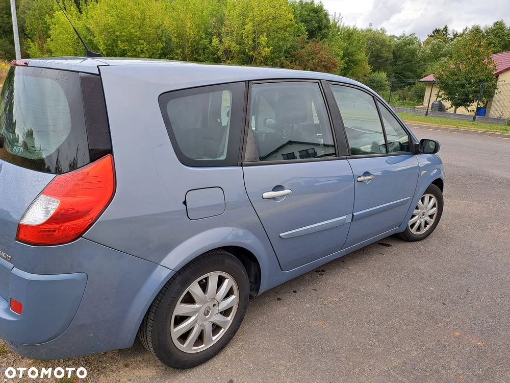 Renault Grand Scenic - 12