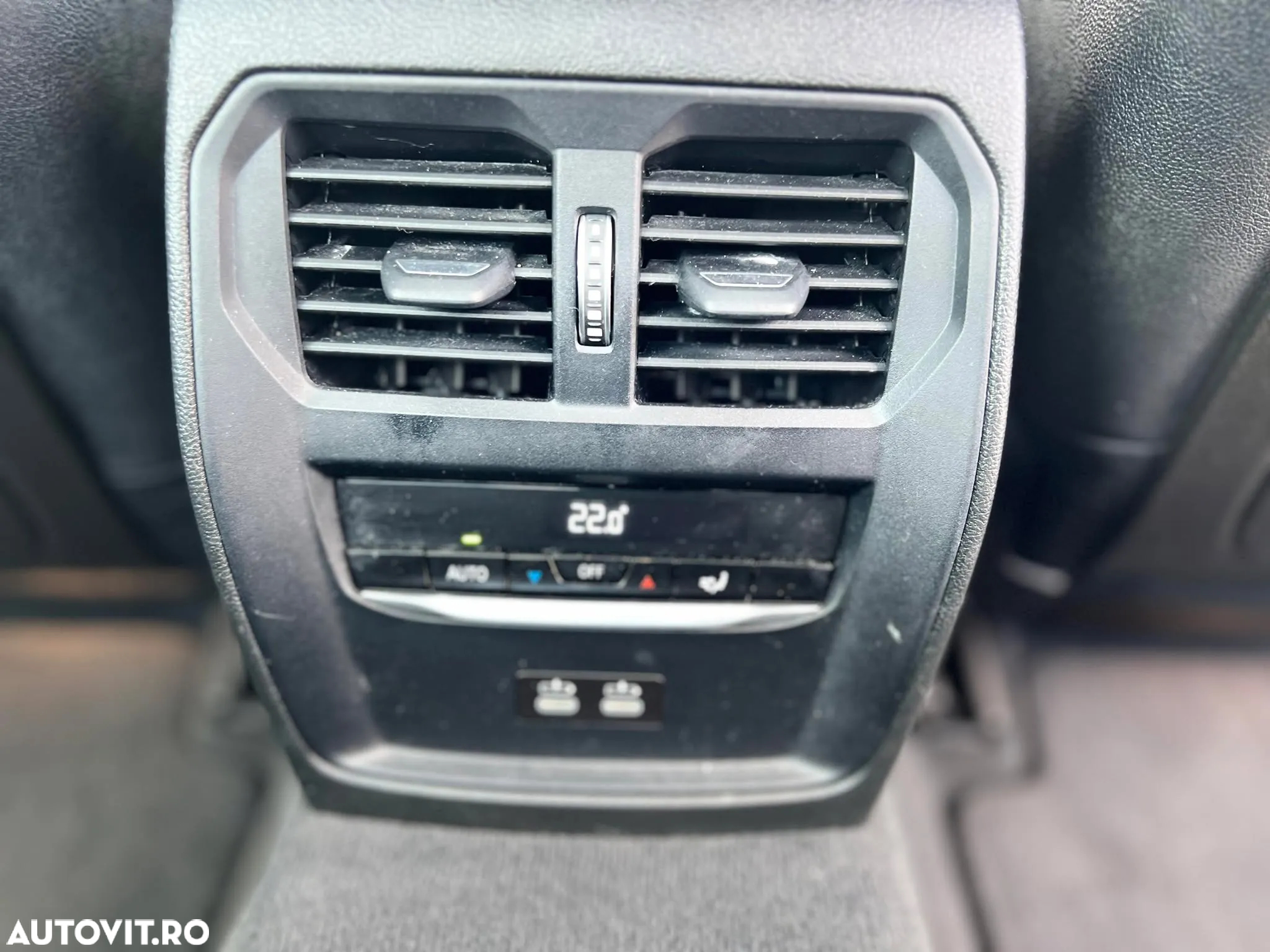 BMW Seria 3 330i Aut. Sport Line - 27