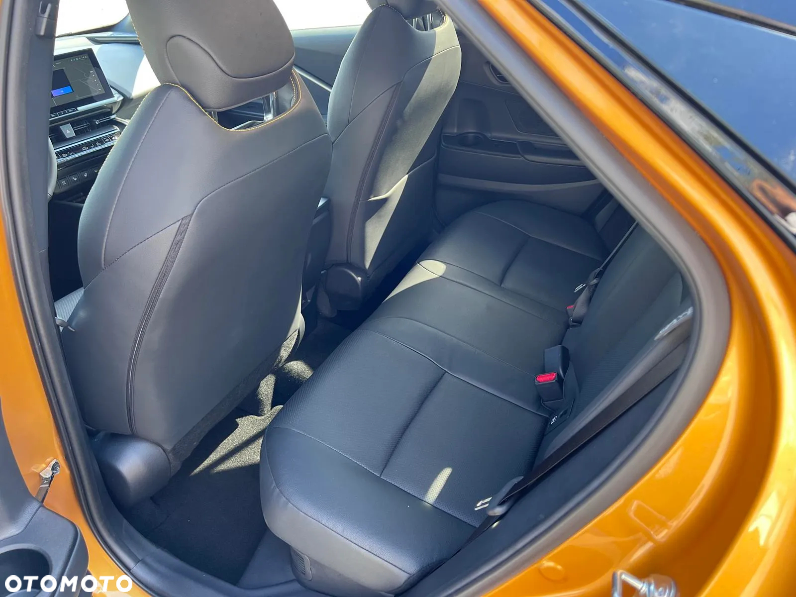 Toyota C-HR 2.0 PHEV Dynamic Force Executive - 26