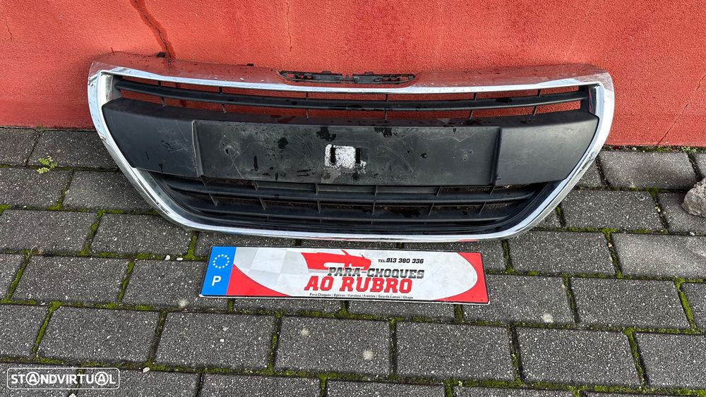 Grelha Peugeot 208