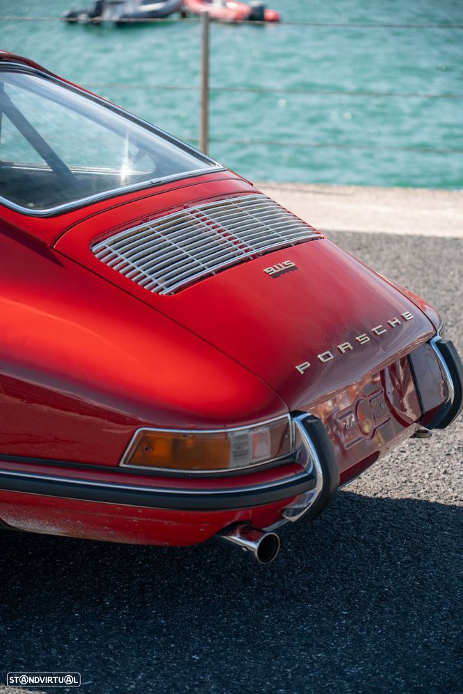 Porsche 911 Série F - 9