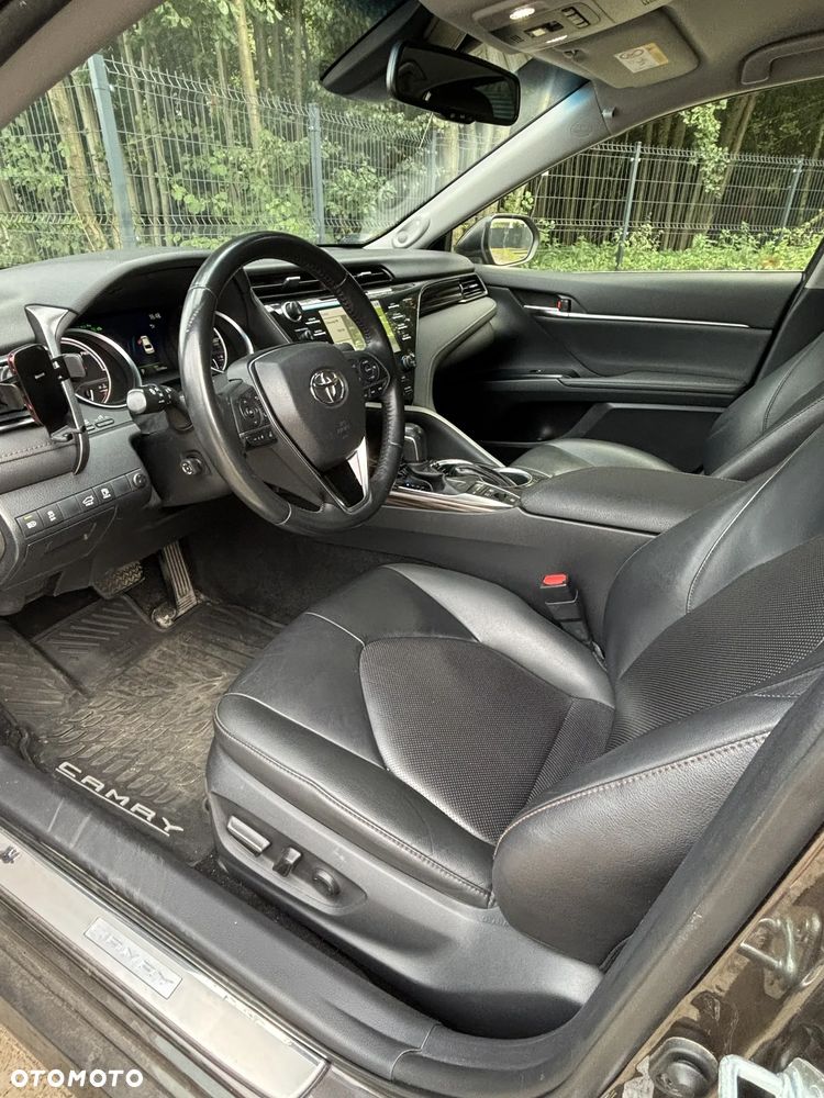 Toyota Camry 2.5 Hybrid Executive CVT - 6