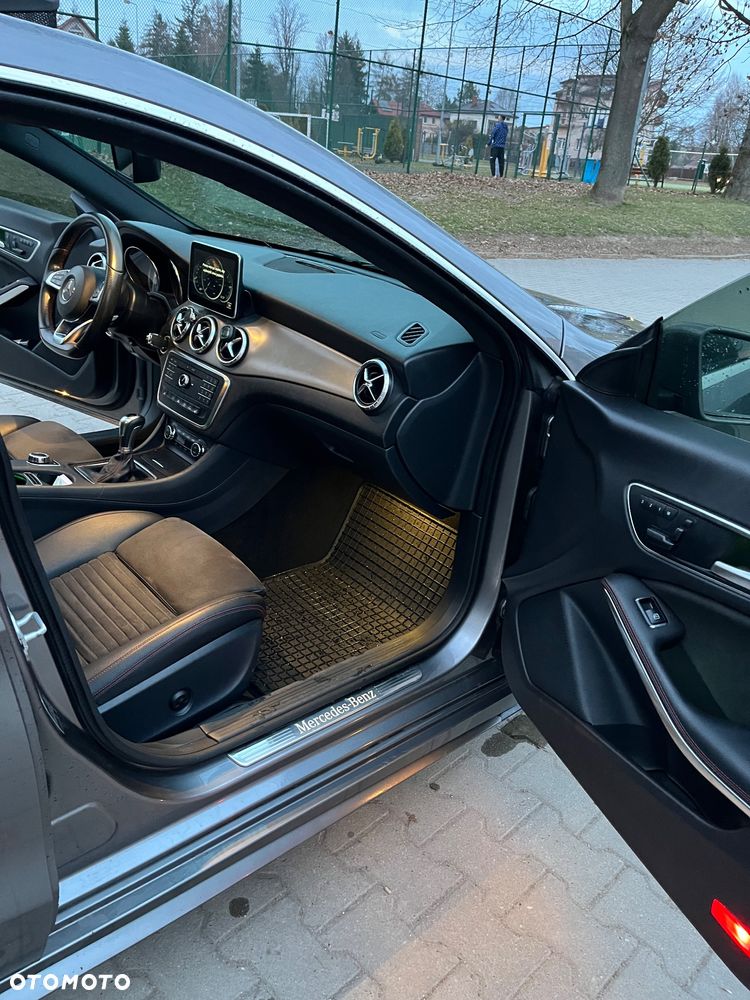 Mercedes-Benz CLA 250 AMG Line - 13