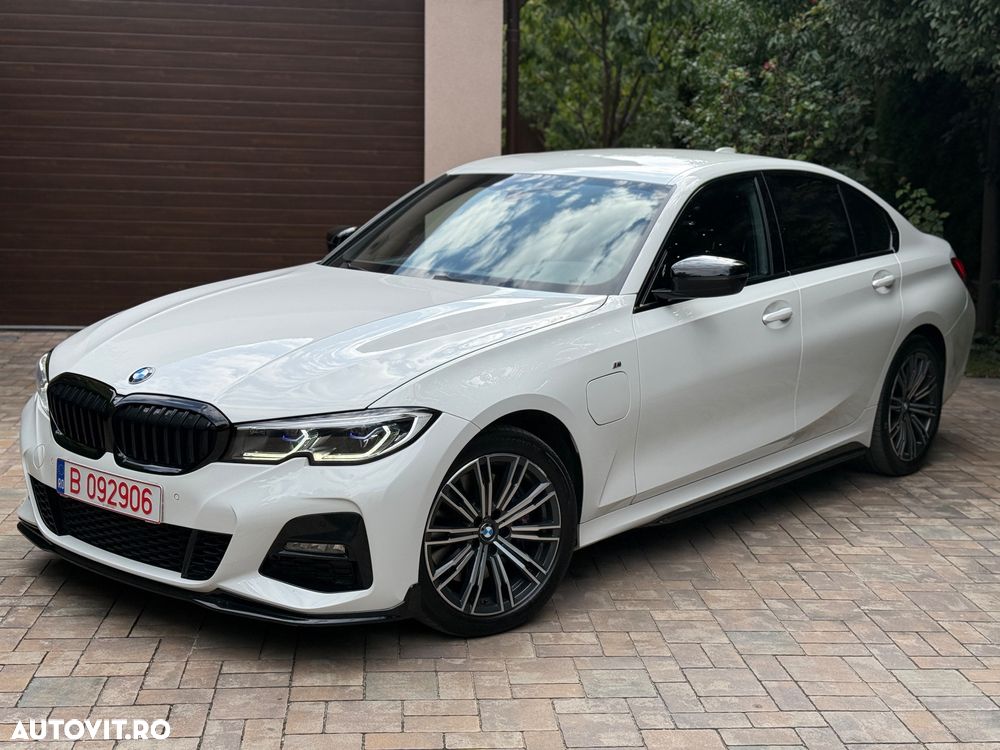 BMW Seria 3 330e Aut. M Sport - 3