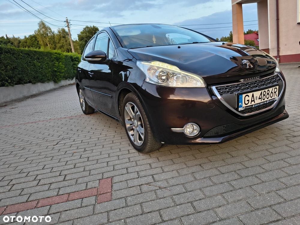 Peugeot 208 - 4