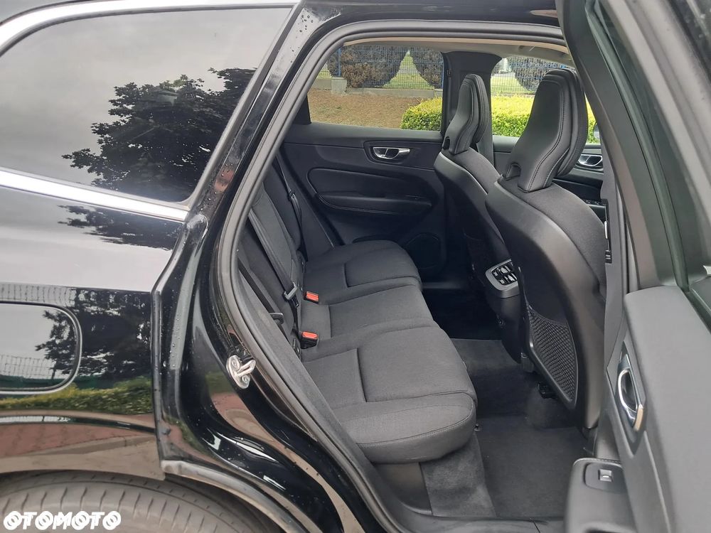 Volvo XC 60 B4 D Geartronic Momentum Pro - 27