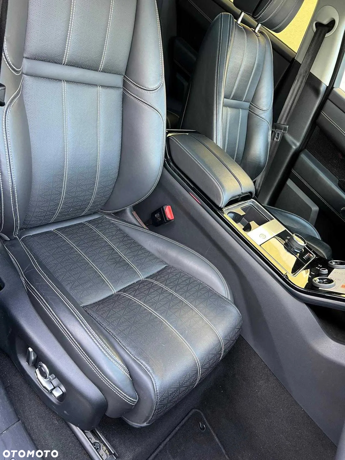 Land Rover Range Rover Velar 2.0 SD4 R-Dynamic SE - 18