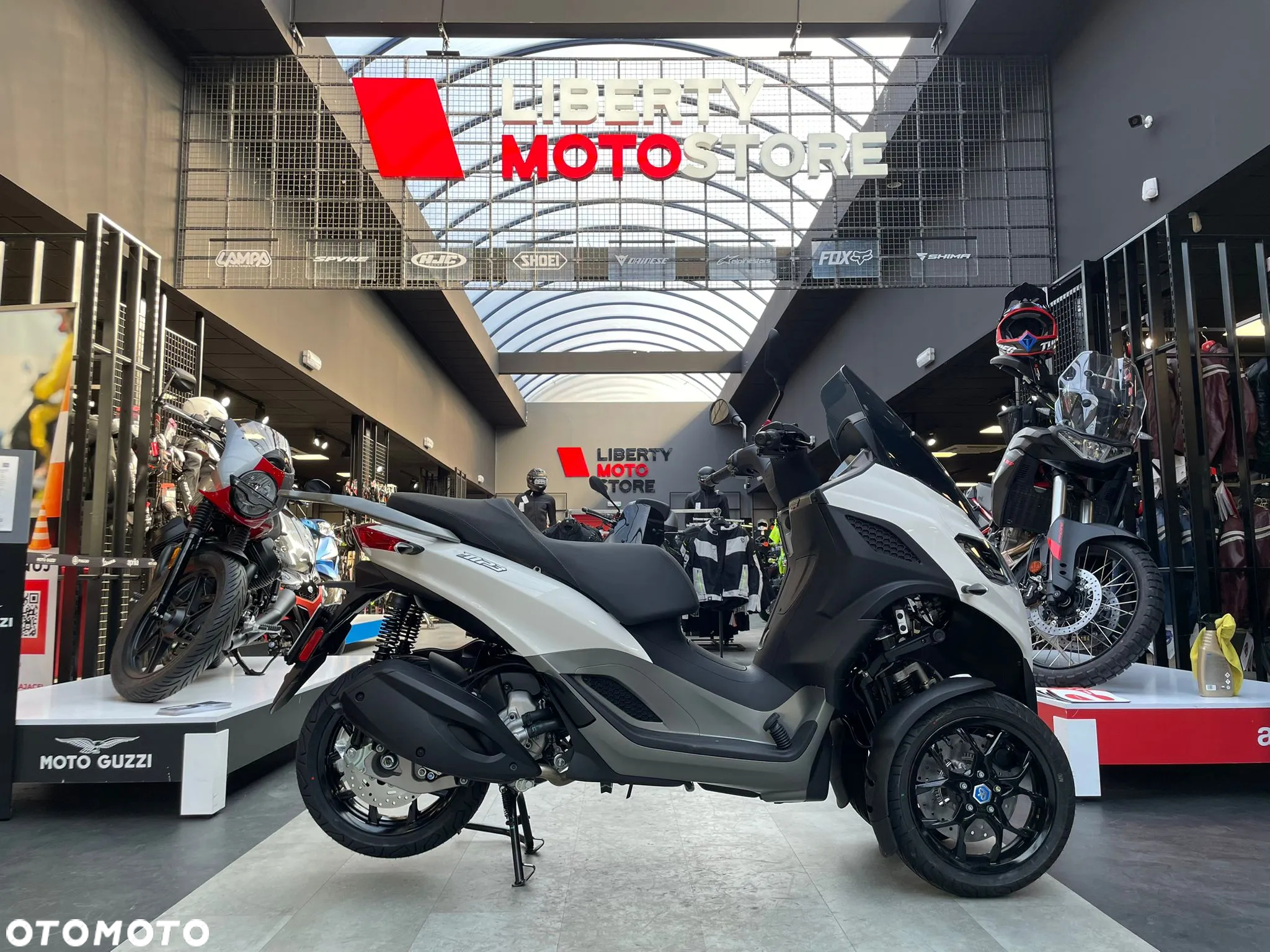 Piaggio MP-3 - 2