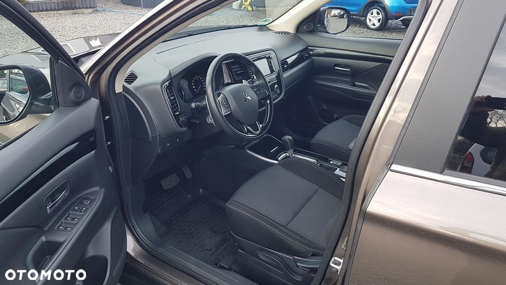 Mitsubishi Outlander 2.0 2WD CVT Spirit - 22