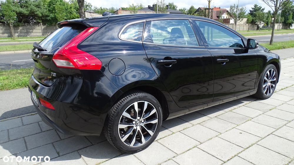 Volvo V40 T2 Momentum - 4