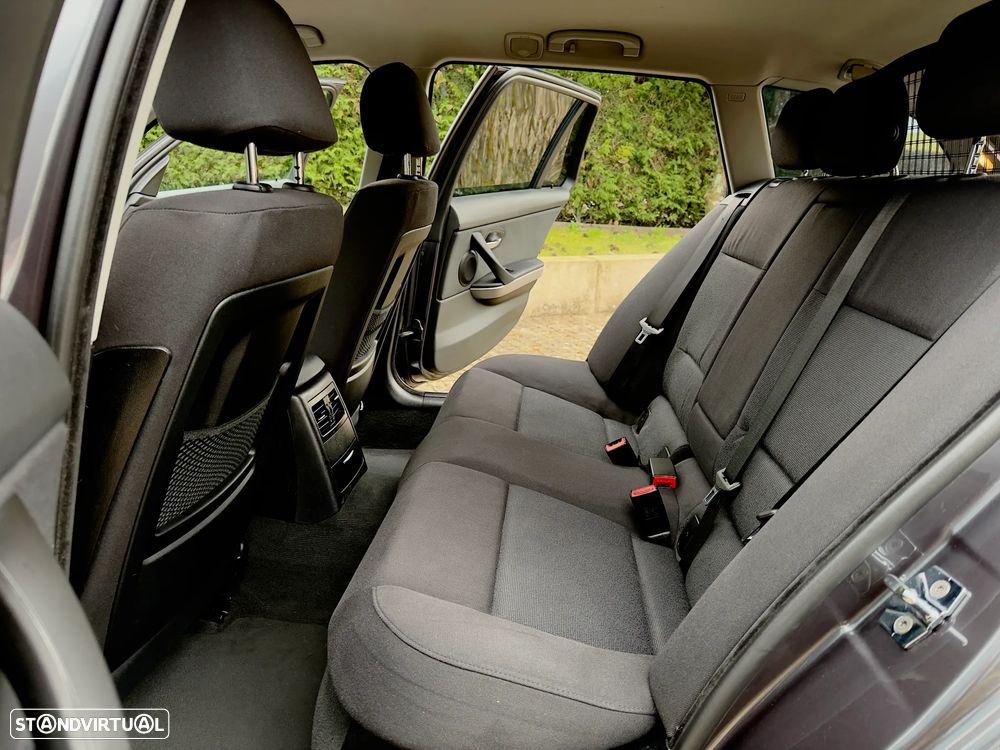 BMW 318 d Sport - 19