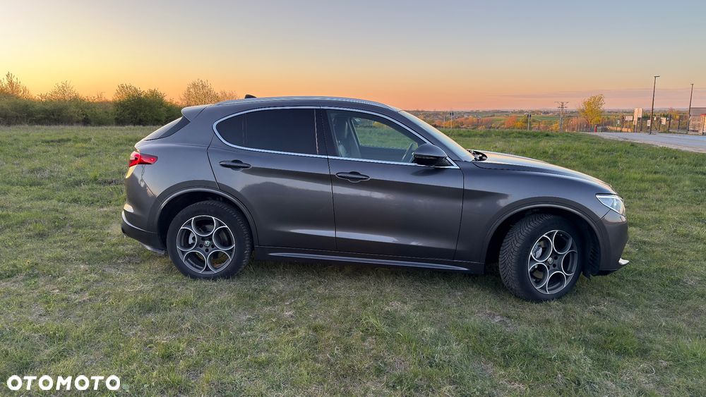 Alfa Romeo Stelvio 2.0 Turbo 16V AT8-Q4 Super - 16