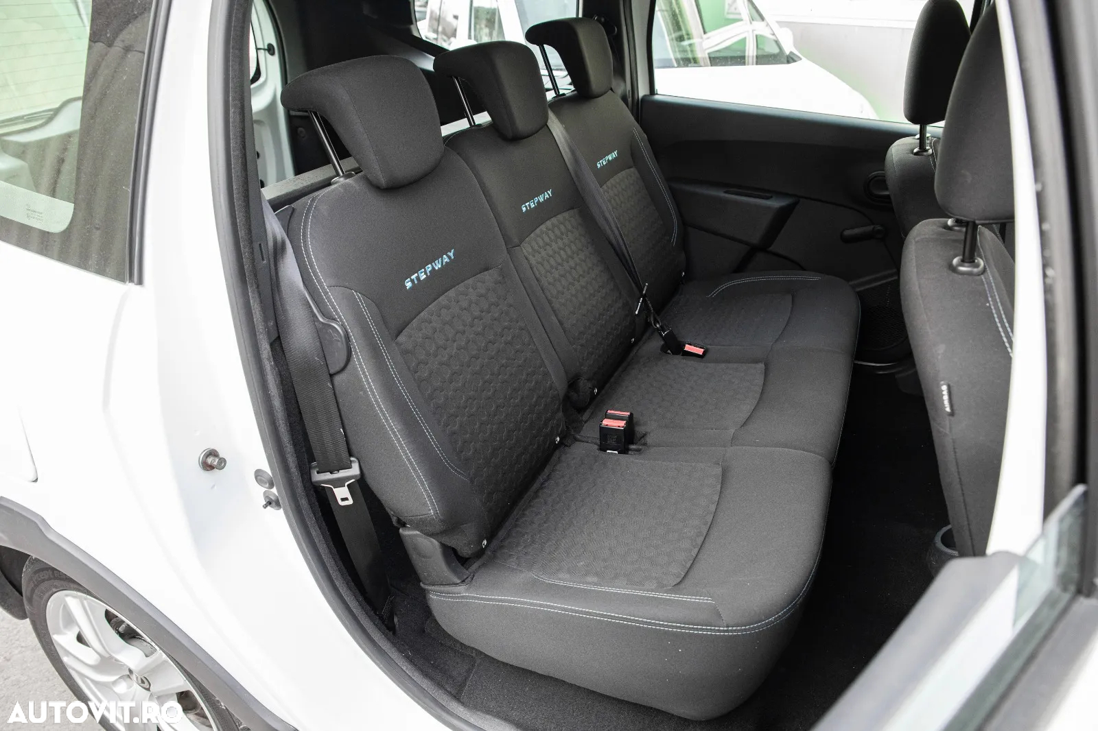 Dacia Lodgy 1.5 dCi 109 CP Stepway - 11