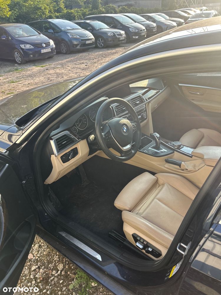 BMW Seria 3 330i xDrive - 6