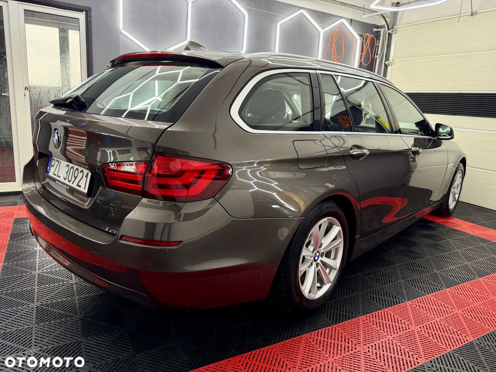 BMW Seria 5 525d xDrive Sport-Aut - 14