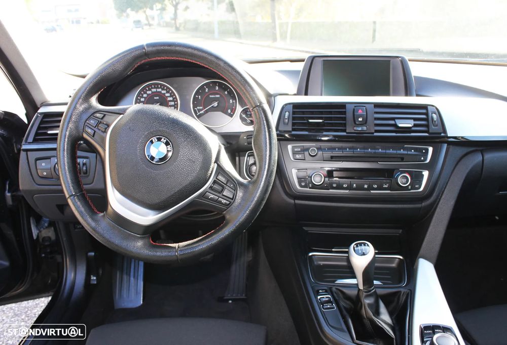 BMW 318 d Touring Line Sport - 8