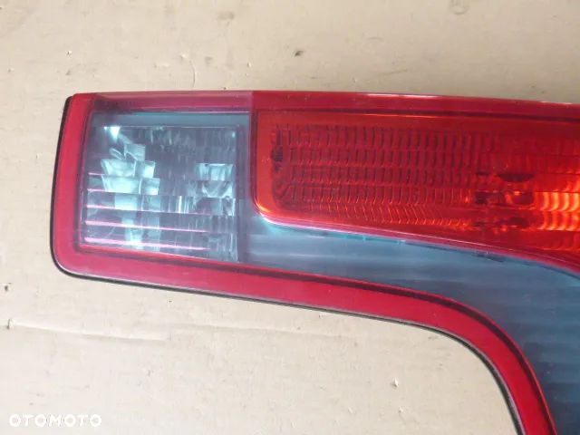 LAMPA PRAWY TYŁ PRAWA TYLNA W KLAPĘ CITROEN C5 I LIFT SEDAN 04-08 - 4