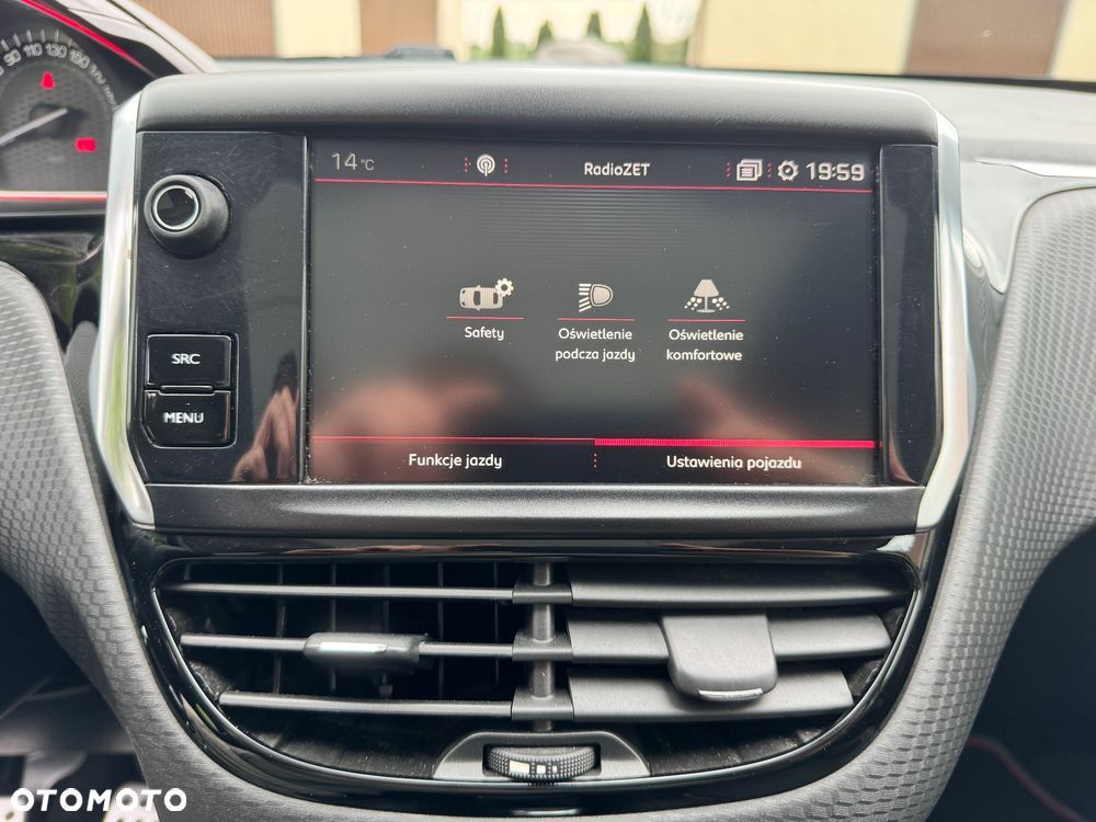 Peugeot 2008 BlueHDi 110 Allure - 28