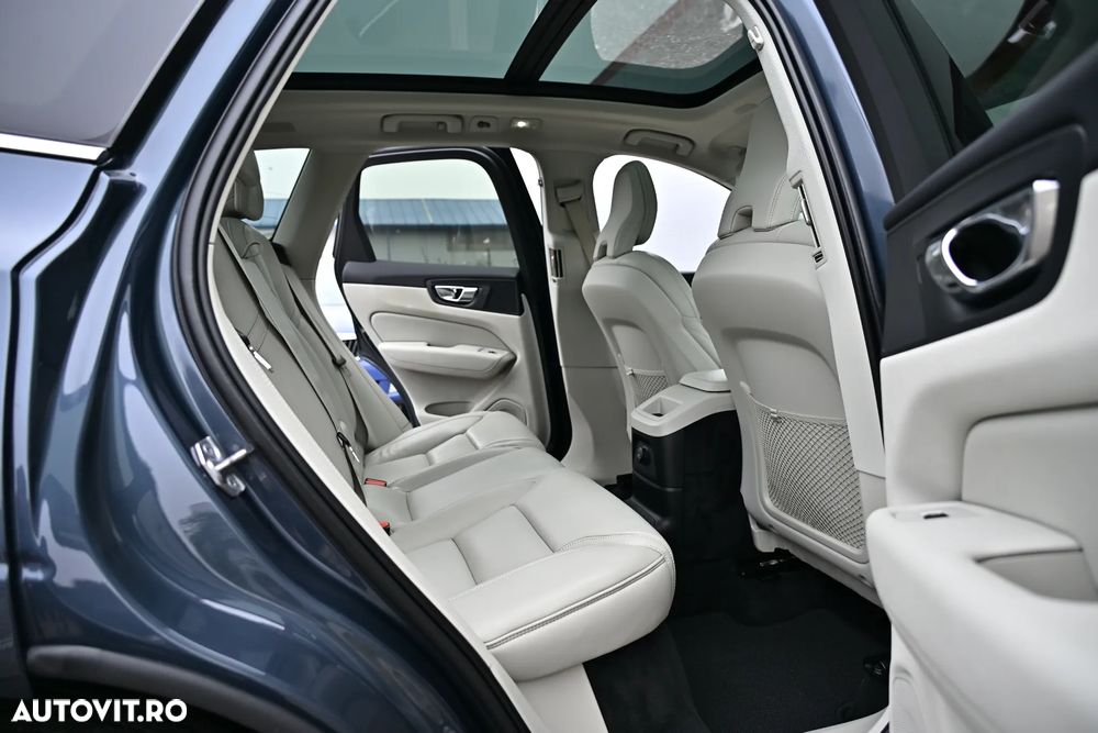 Volvo XC 60 T6 AWD Recharge Geartronic Inscription Expression - 21