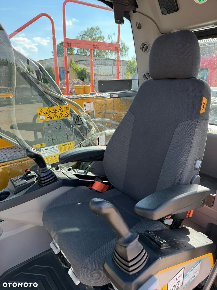 Volvo EC220EL - 16