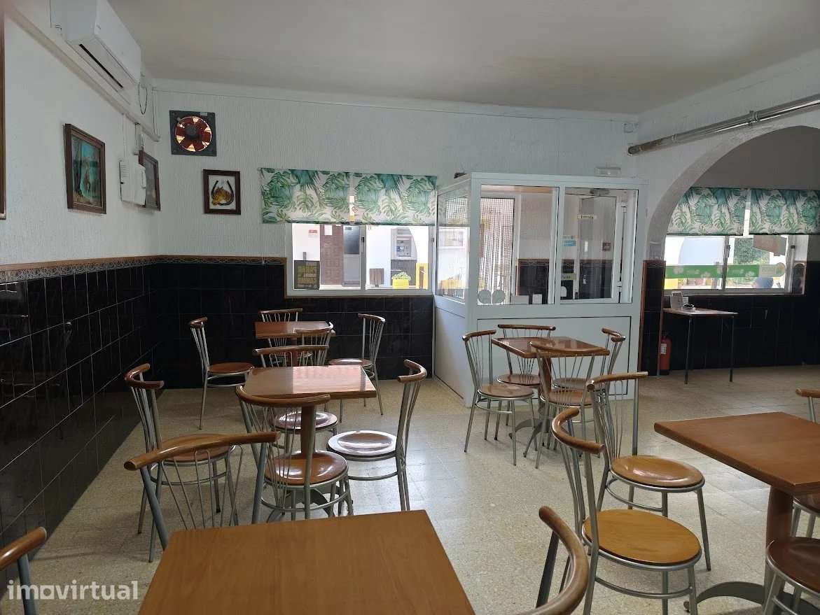 Moradia T3 e Snack Bar - Grande imagem: 2/23