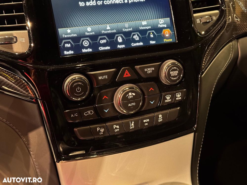 Jeep Grand Cherokee - 30