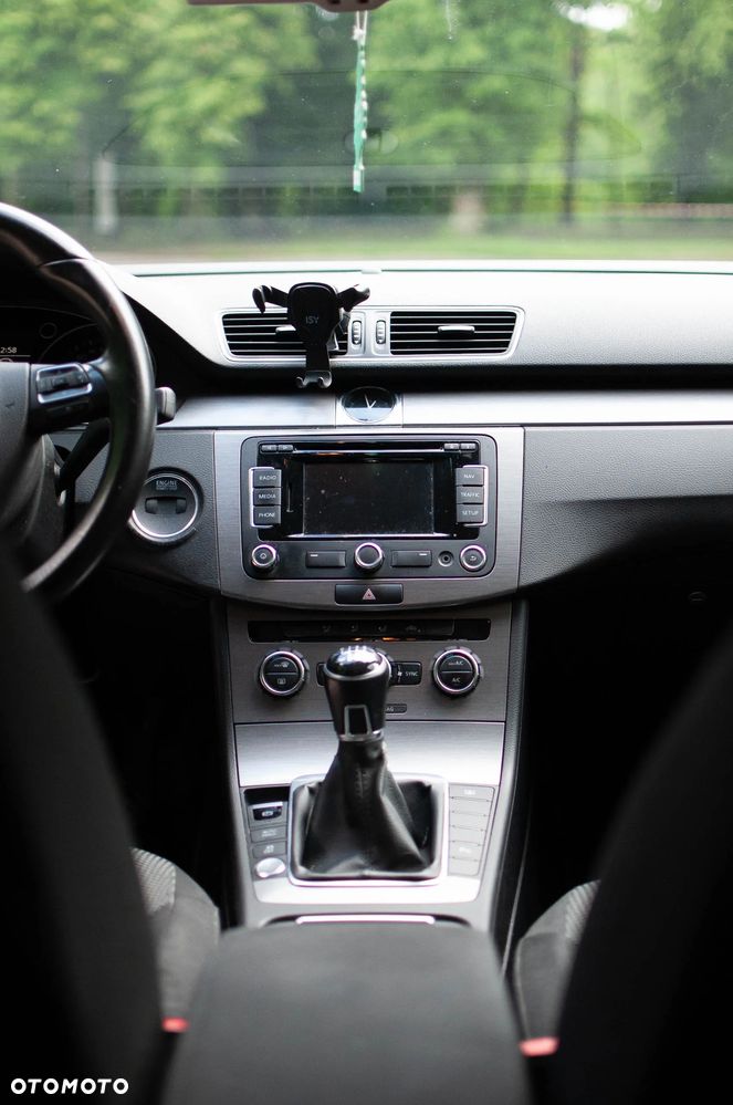 Volkswagen Passat 1.8 TSI Comfortline - 25