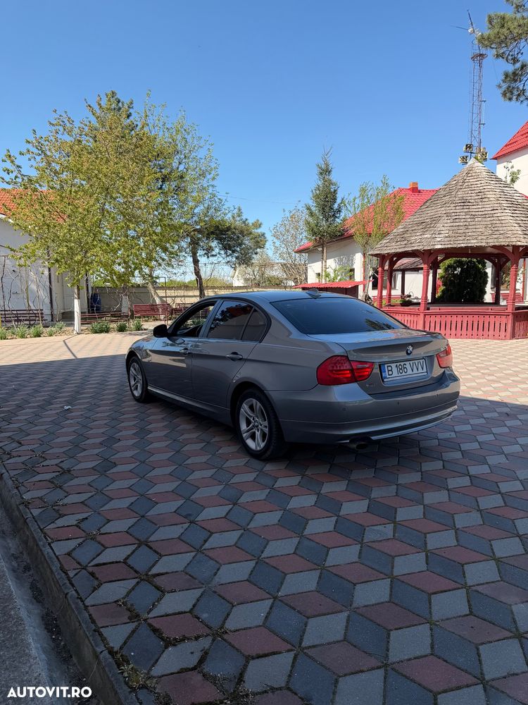 BMW Seria 3 318d - 4
