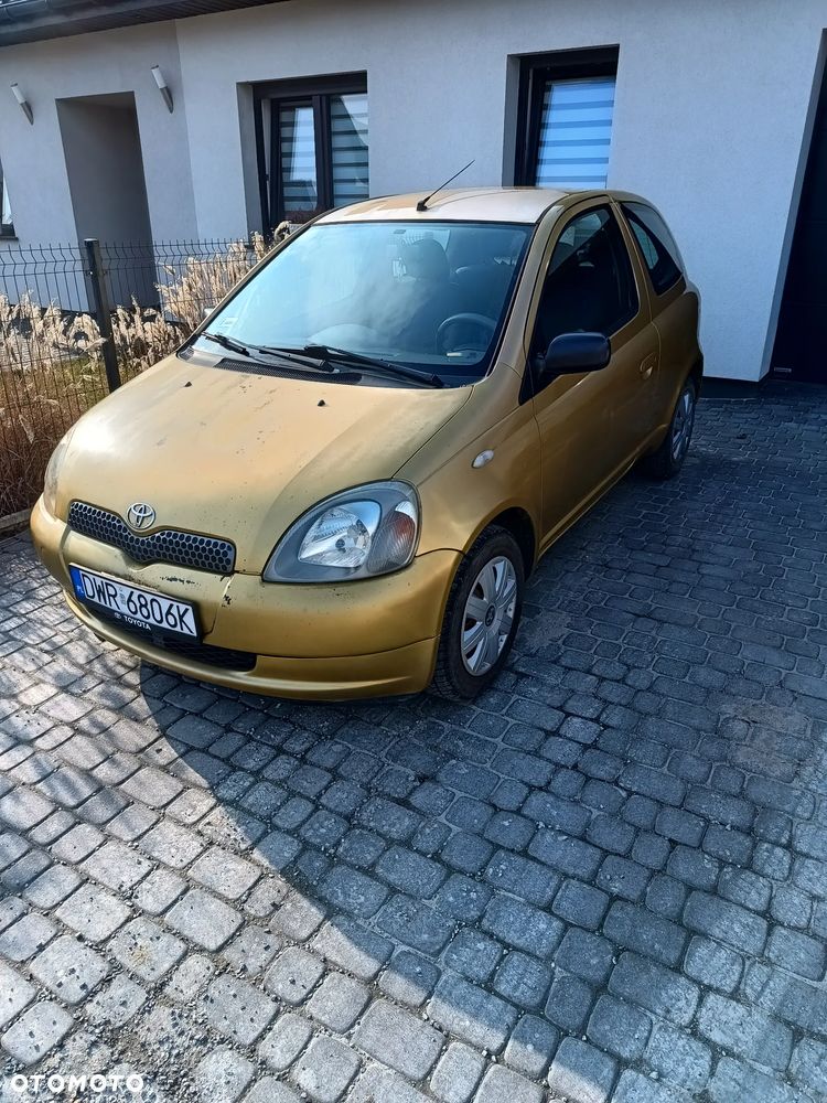 Toyota Yaris 1.0 Base - 2