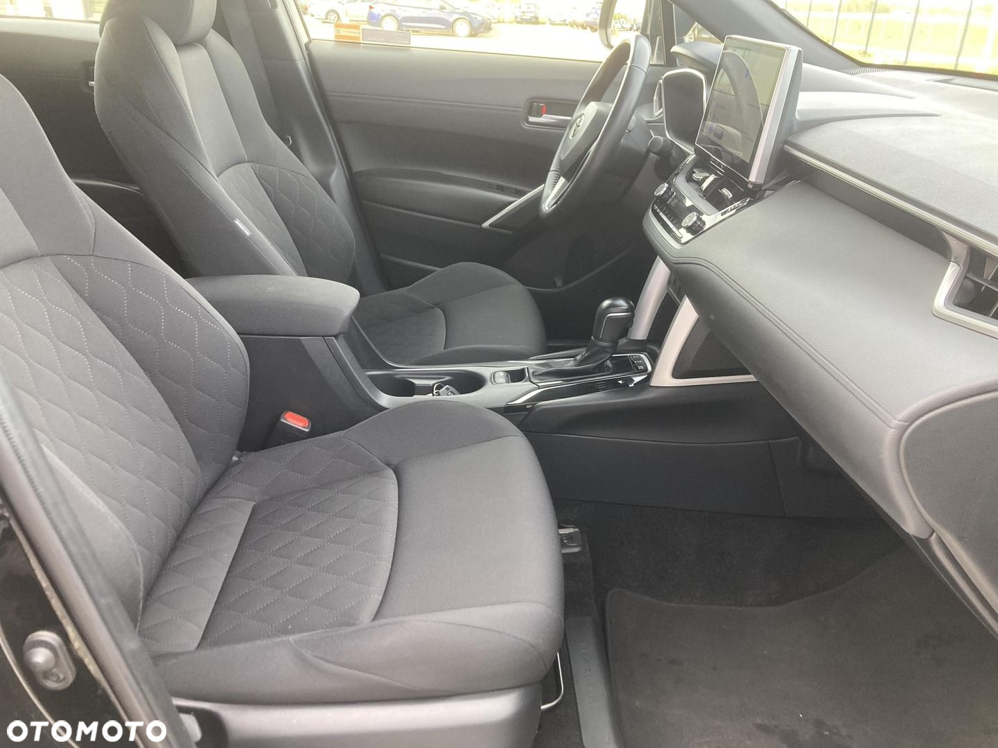 Toyota Corolla Cross 2.0 Hybrid Comfort - 11