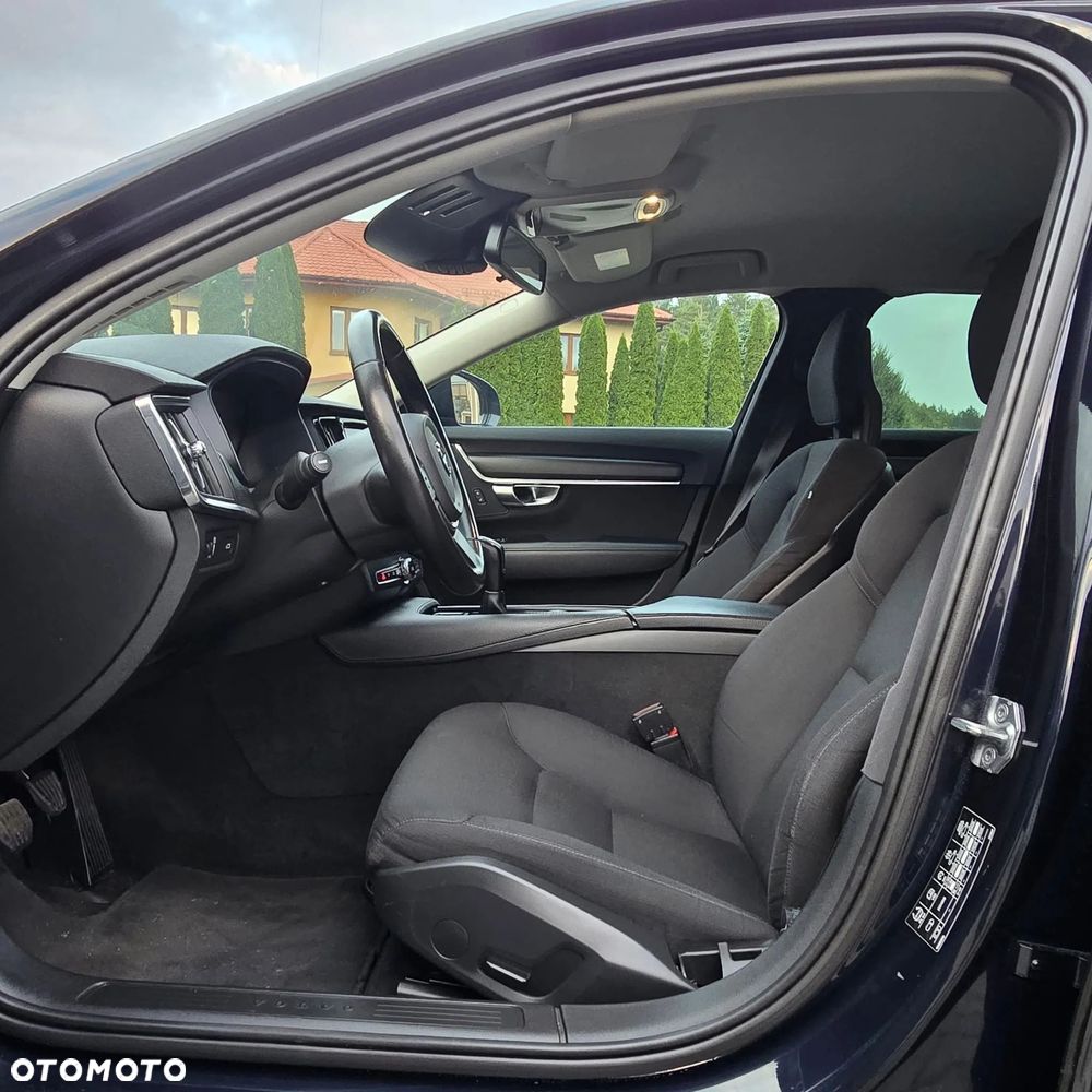 Volvo V90 D3 Momentum Pro - 21