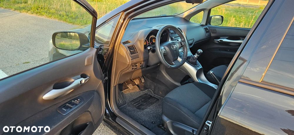 Toyota Auris 1.6 Valvematic Executive - 5