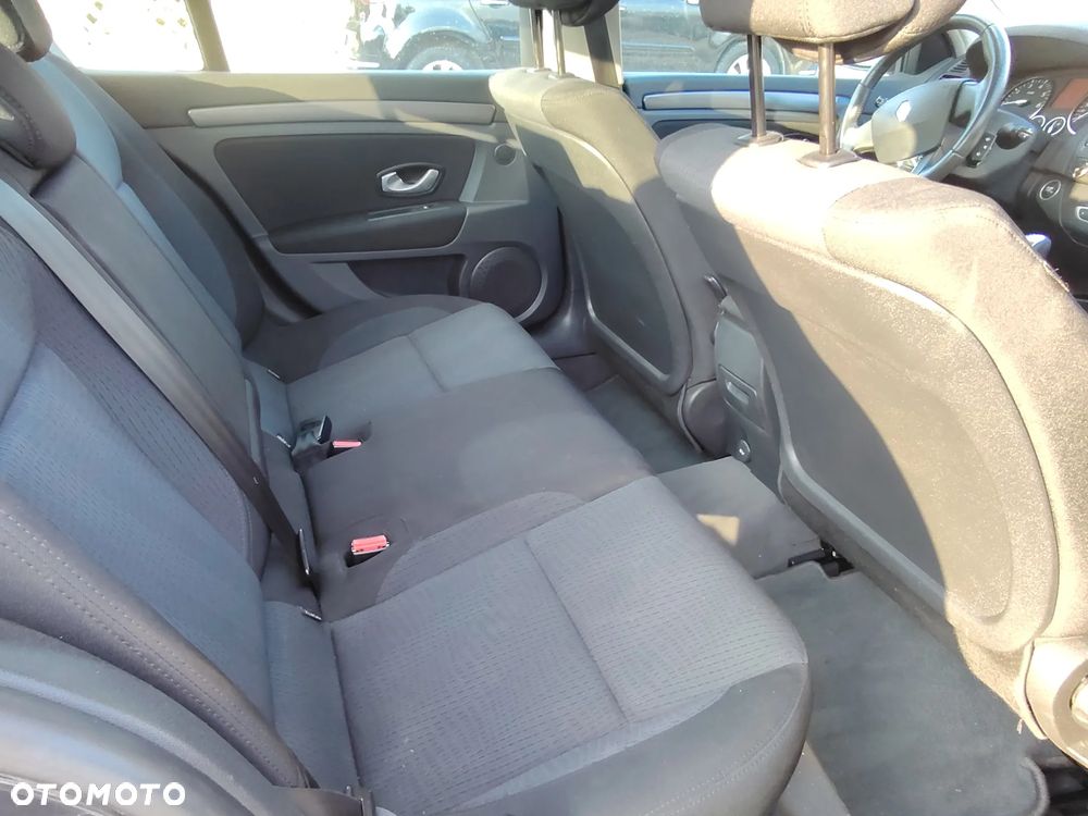 Renault Laguna 1.6 16V Authentique - 9